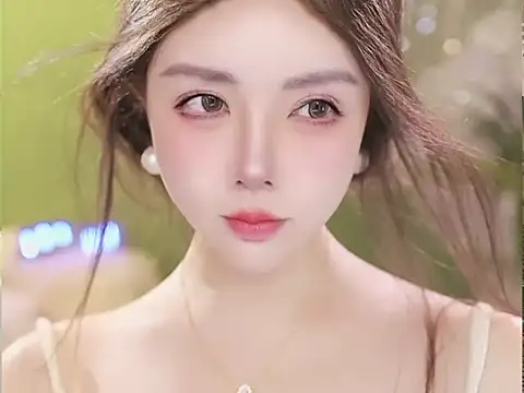 Qiaoqiao__ Adlı Modelin Canlı XXX Sohbeti