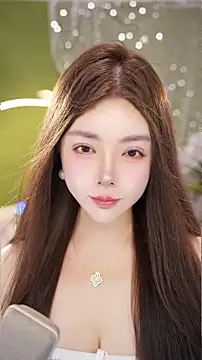 Chat +18 de Qiaoqiao__ ao vivo