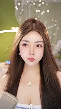 Qiaoqiao__ Adlı Modelin Canlı XXX Sohbeti