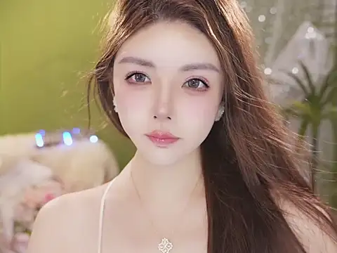 Qiaoqiao__ XXX чат на живо