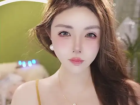 Qiaoqiao__ Adlı Modelin Canlı XXX Sohbeti