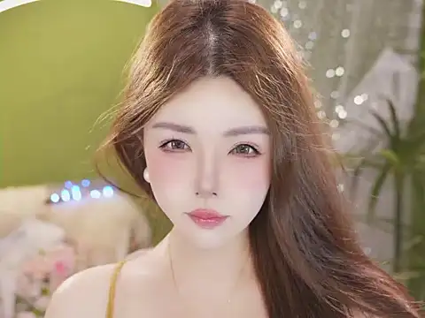 Qiaoqiao__ XXX чат на живо