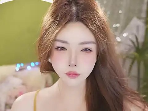 Qiaoqiao__ Adlı Modelin Canlı XXX Sohbeti