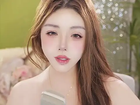 Qiaoqiao__ Adlı Modelin Canlı XXX Sohbeti