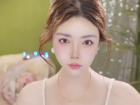 Qiaoqiao__ Chat XXX in diretta