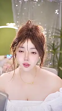 Qiaoqiao__ Adlı Modelin Canlı XXX Sohbeti