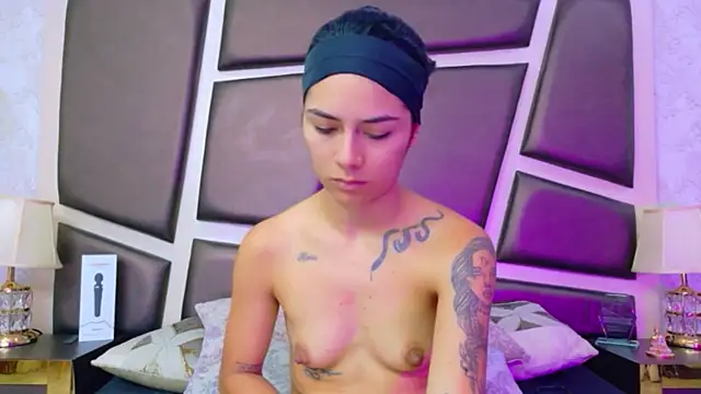 NicoleEsposito Adlı Modelin Canlı XXX Sohbeti