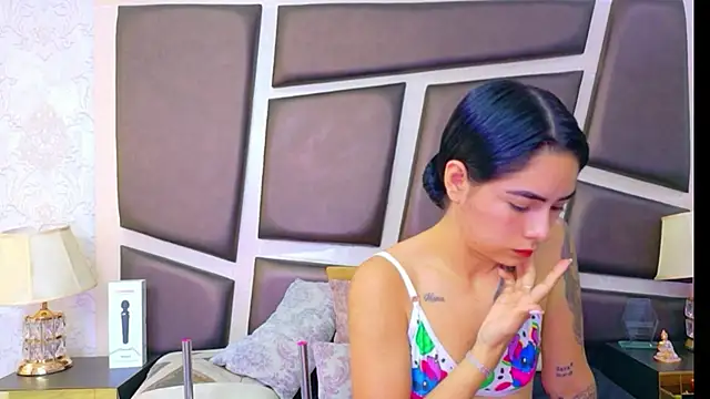 XXX chat uživo modela NicoleEsposito