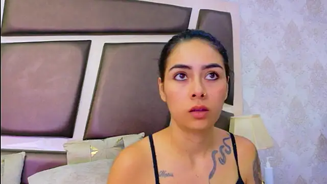 Chat +18 de NicoleEsposito ao vivo