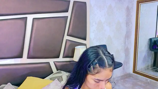 NicoleEsposito Adlı Modelin Canlı XXX Sohbeti