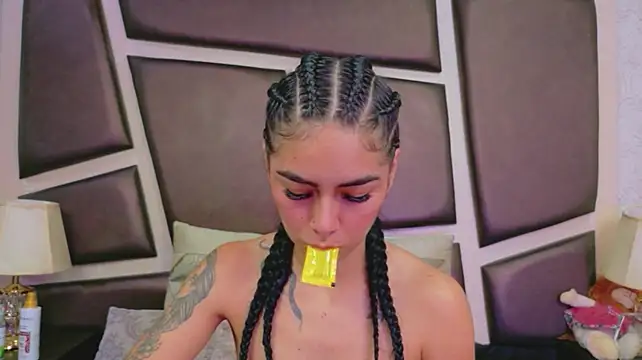NicoleEsposito Adlı Modelin Canlı XXX Sohbeti