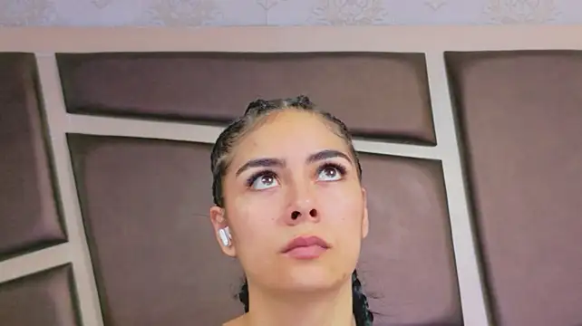 NicoleEsposito's Webcam Show