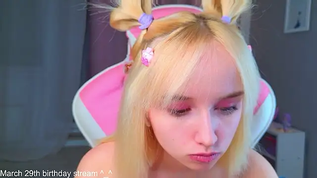 popjenny: διαδικτυακό σόου στην κάμερα