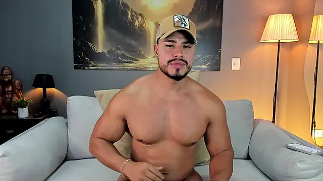 Show modela ApoloMakris na web-kameri