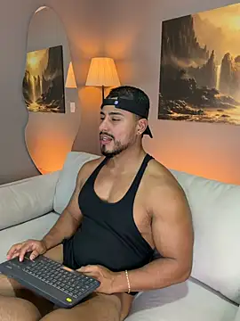 ApoloMakris Show in webcam