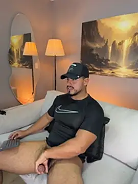 ApoloMakris Show in webcam