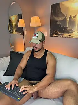 Show modela ApoloMakris na web-kameri