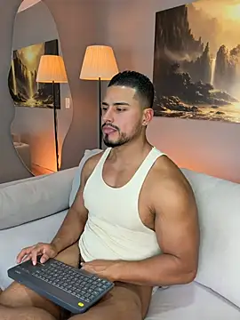 Show modela ApoloMakris na web-kameri