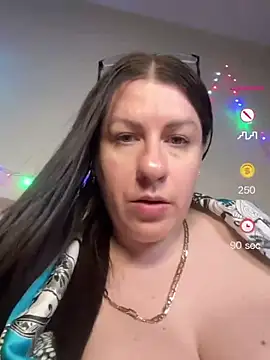 Chat XXX ao vivo de Evelinia