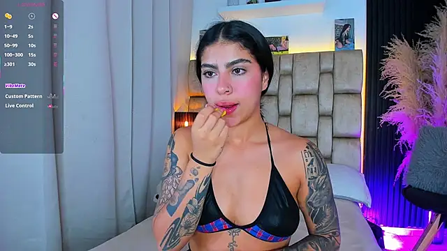Živý XXX chat little_sophie18