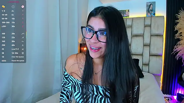 little_sophie18 webcam show