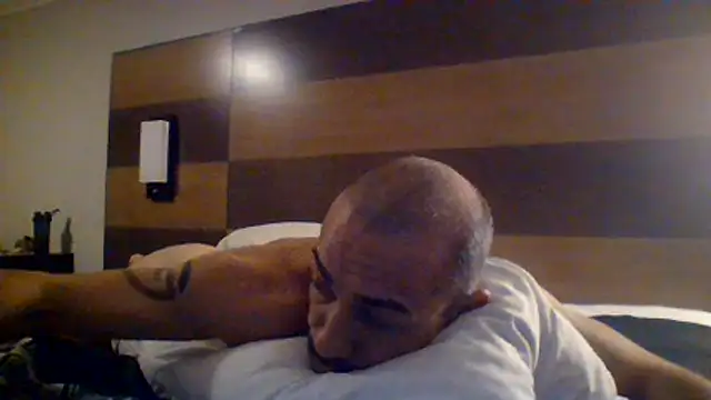 CumSwallows' Webcam Show