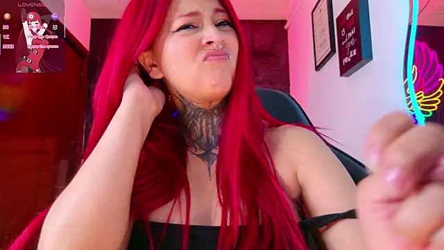 meghan_nill Show in webcam
