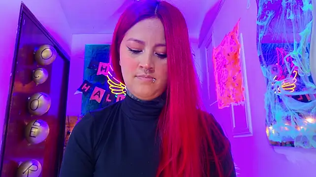 meghan_nill Adlı Modelin Web Kamerası Şovu