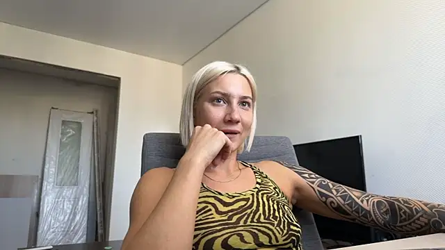 AnneBall's Live XXX Chat