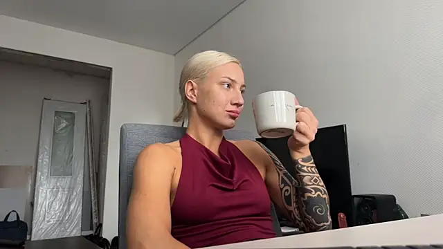 AnneBall's Live XXX Chat