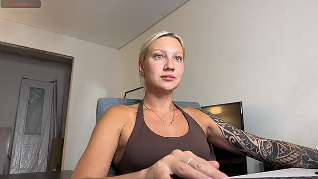 Czat XXX na żywo – AnneBall
