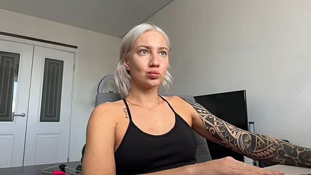 AnneBall Adlı Modelin Canlı XXX Sohbeti