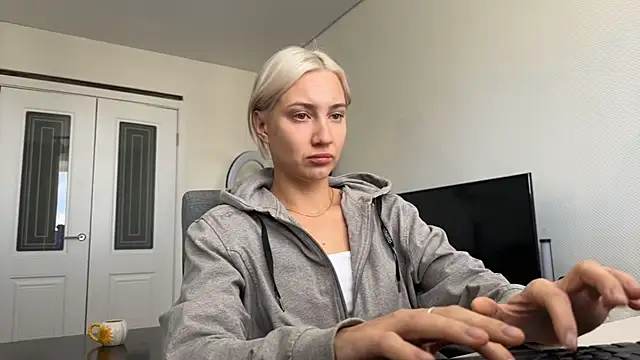 AnneBall's Live XXX Chat