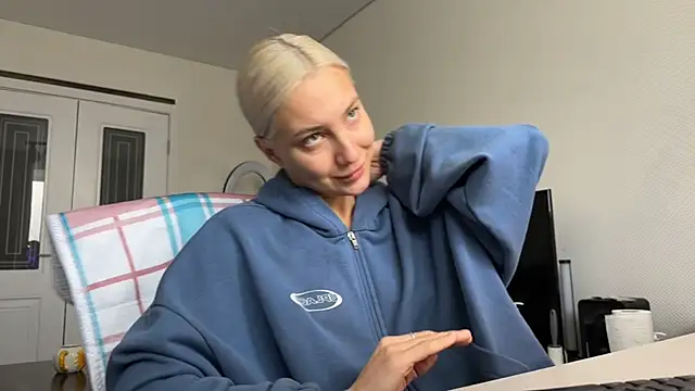 AnneBall Adlı Modelin Canlı XXX Sohbeti
