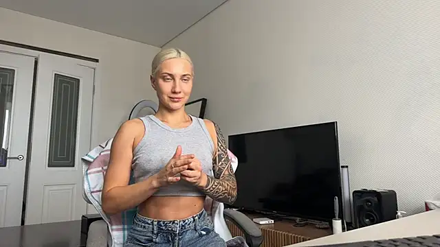 AnneBall Webcam show