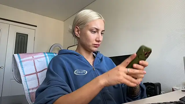 AnneBall Webcam show