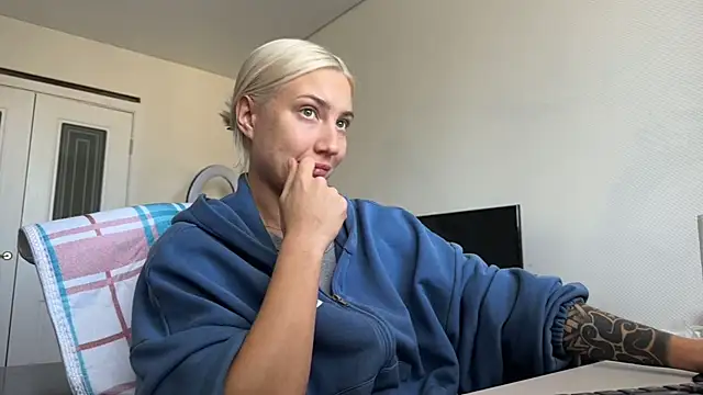 Вебкам-шоу AnneBall
