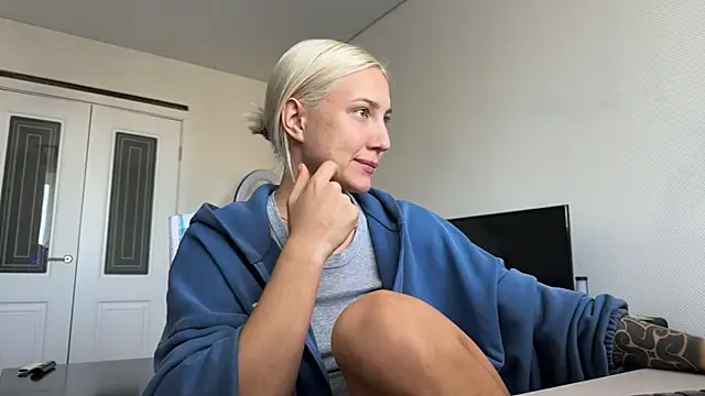 AnneBall Webcam show