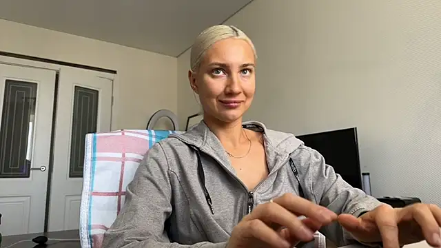 XXX chat uživo modela AnneBall