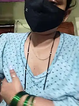 Priyanka_30のウェブカメラショー
