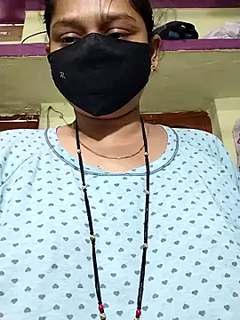 Priyanka_30's Webcam Show