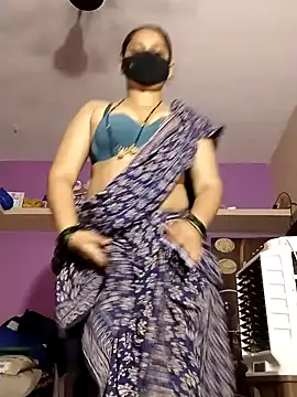 Priyanka_30's Webcam Show