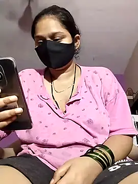 Priyanka_30のウェブカメラショー