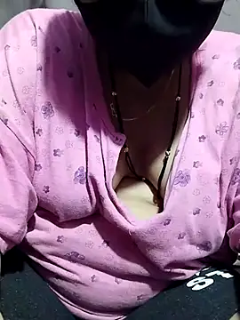 Priyanka_30's Webcam Show