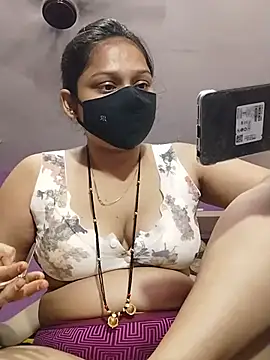 Show modela Priyanka_30 na web-kameri