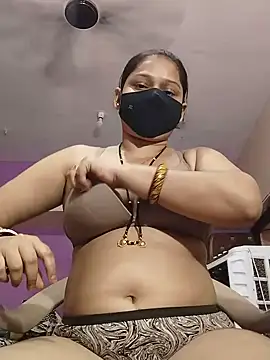 Priyanka_30's Webcam Show