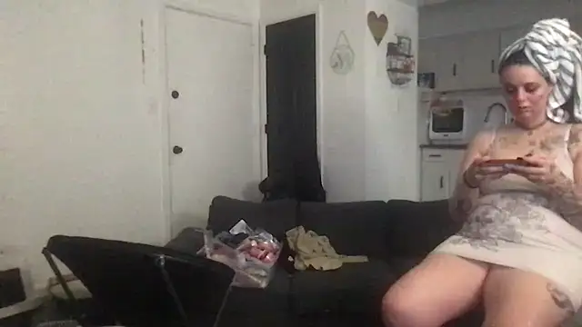 HighOffCandy Show in webcam