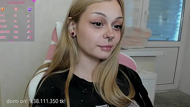 MelonyEmo's Live XXX Chat