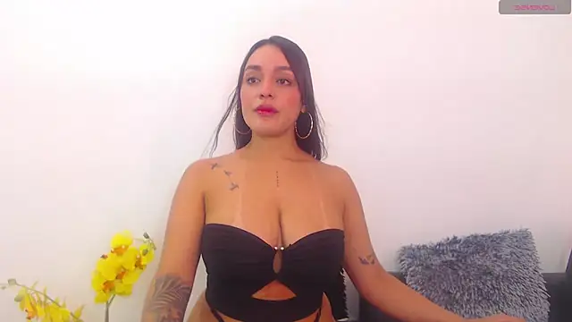 RenataBrown Adlı Modelin Canlı XXX Sohbeti