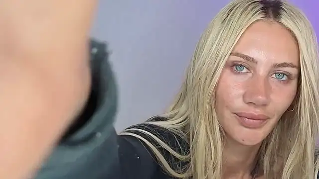 Elsa_24 webcam show